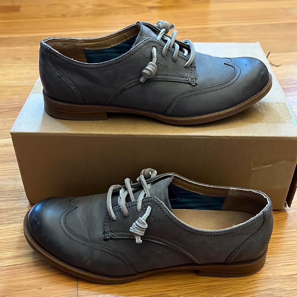 Gray Sperry Loafer 7M